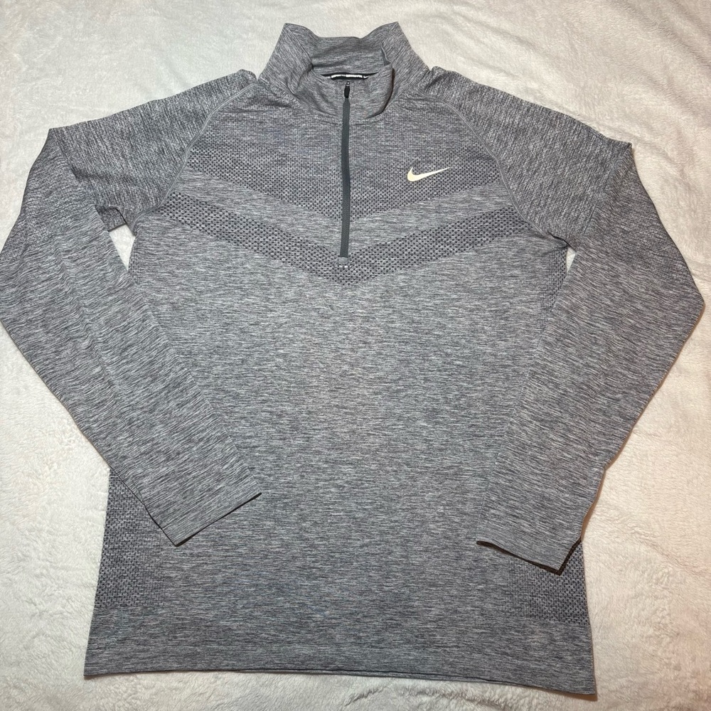 NIKE Men’s DRIFIT ELEMENT 1/2 ZIP TRAINING SHIRT GRAY Large Running